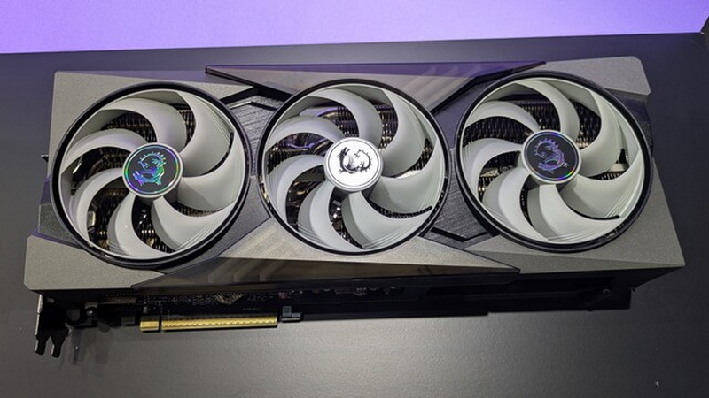 MSI ha presentato un sistema di raffreddamento con cristalli e pale dei venti in bronzo per le nuove schede video