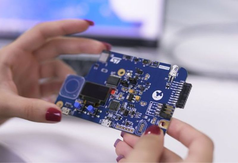 La Cina può conquistare fino al 42 % del mercato globale dei semiconduttori di massa entro il 2028 se utilizza l’intelligenza artificiale.