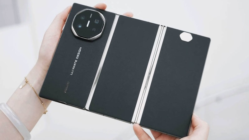 Huawei ha iniziato la vendita di modelli riparati Mate XT e Mate X6