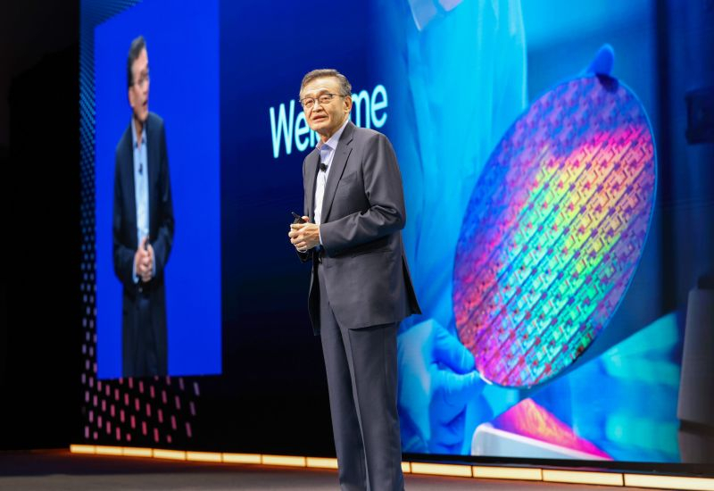 Intel ha deciso di aprire il processore 18A per clienti esterni, anziché tenerlo esclusivamente nei propri impianti.