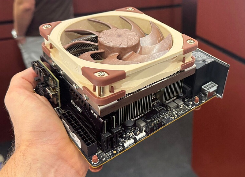 Noctua ha presentato un dissipatore compatto e potente per AM5 con ventola da 120 mm completa.