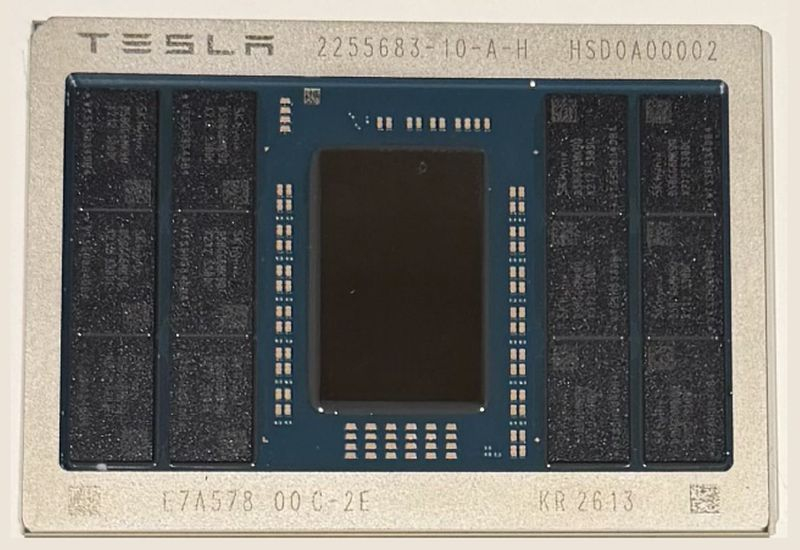 SpaceX prevede di lanciare il proprio processore grafico in collaborazione con Tesla, ma considera questo progetto rischioso