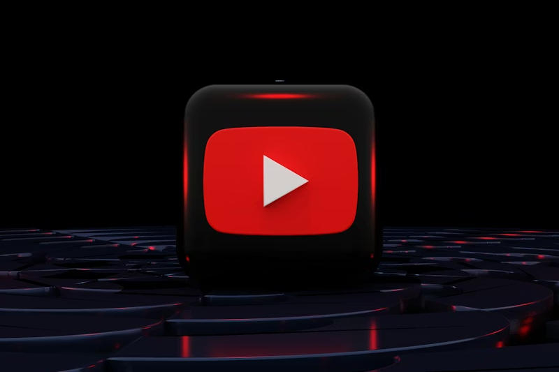 YouTube ha iniziato a chiedere agli spettatori di condividere le loro esperienze con l'IA-bordo nei suoi video