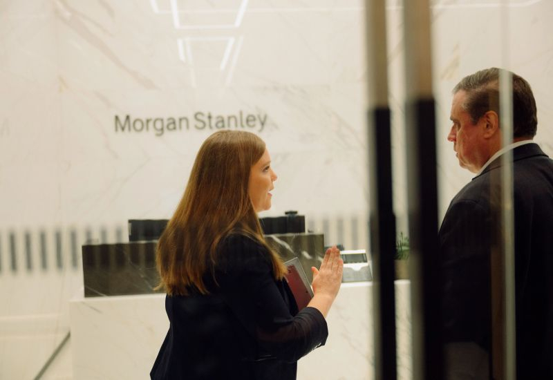 OpenAI raccoglierà ulteriori 10 miliardi di dollari da investitori privati per coprire le spese dell'intelligenza artificiale.