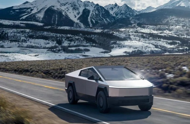 Tesla richiede il ritiro di 173 Cybertruck a causa del rischio che le ruote dei modelli a trazione posteriore si stacchino.