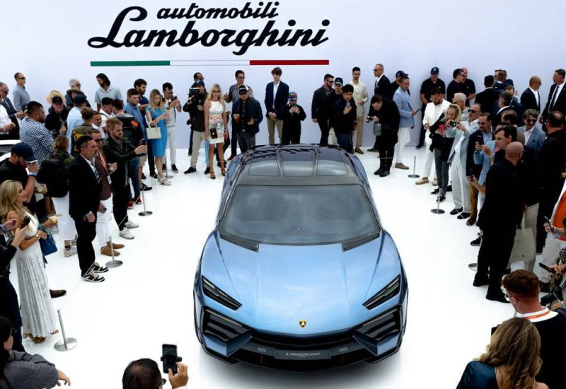 Lamborghini ha deciso di rinunciare alla produzione di una supercar completamente elettrica, poiché la domanda si è rivelata assente.