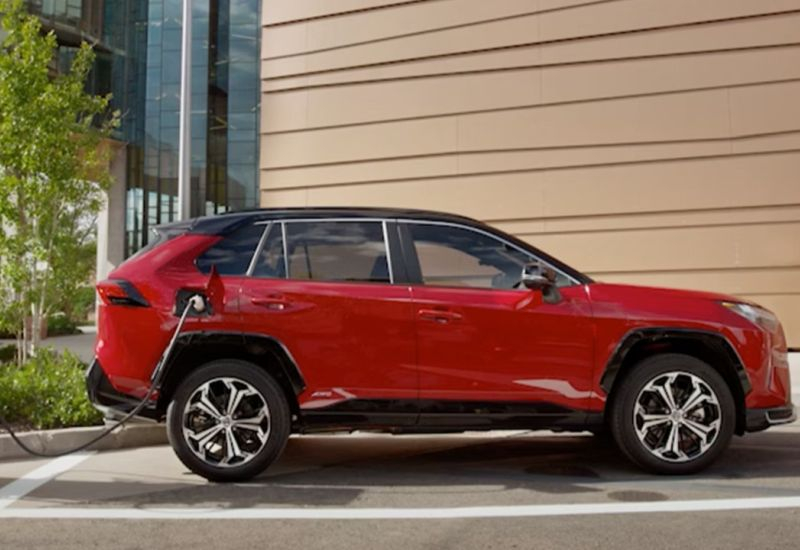 La ricerca ha mostrato che gli ibridi plug‑in consumano molto più carburante di quanto dichiarato.