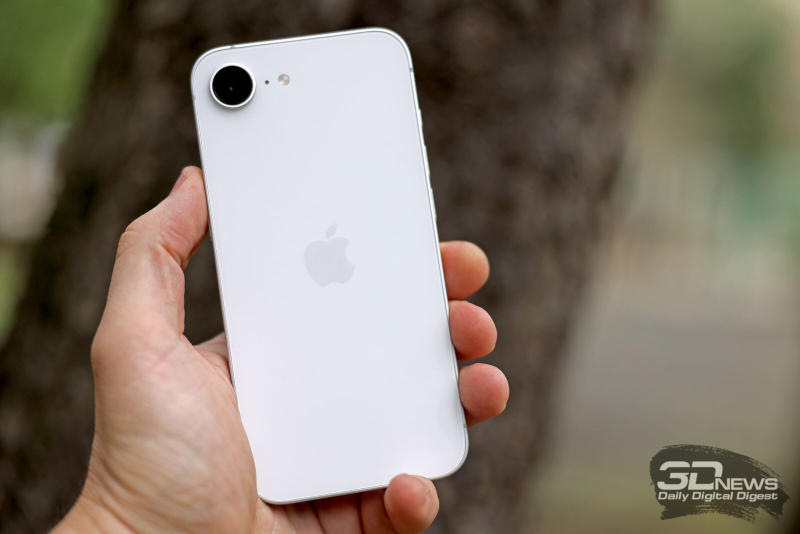 Apple detiene il 69 % del mercato americano dei telefoni cellulari, mentre Samsung ne detiene solo il quindici percento.