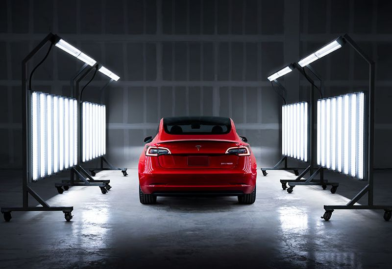 Tesla scherza con i fan, sposta inaspettatamente la cerimonia di presentazione delle ultime Model S e Model X