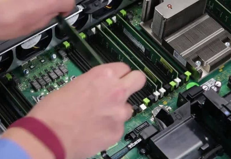 In cinque anni la domanda di memoria, secondo il capo Dell, aumenterà più di 600 volte grazie alla crescita dell’IA.