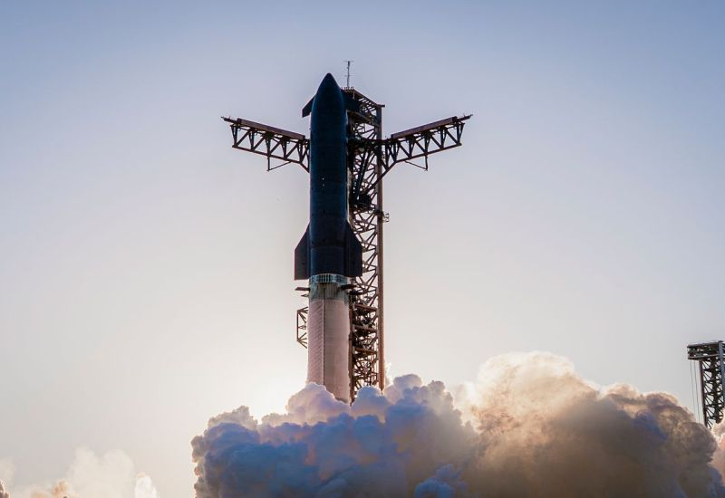 SpaceX prevede di raccogliere quasi il 25 % del capitale tramite un’IPO, attirando fondi da investitori privati.