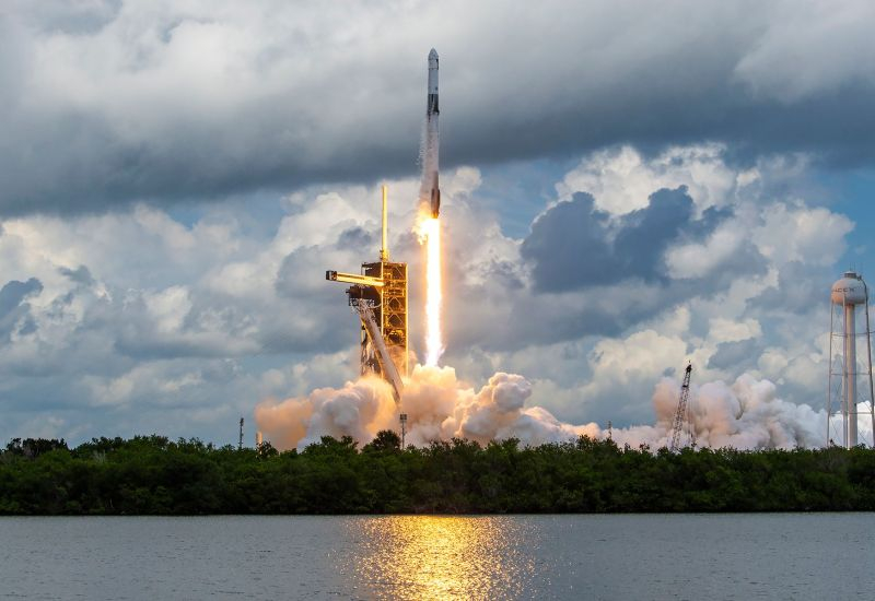 Elon Musk prevede di creare una rete globale di porti spaziali per SpaceX.