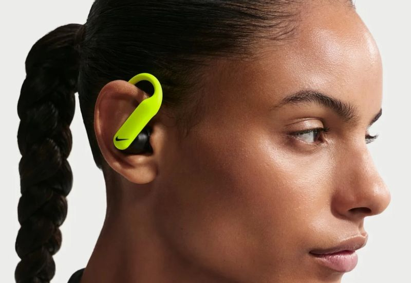 Apple e Nike hanno presentato insieme una serie limitata di auricolari Powerbeats Pro 2