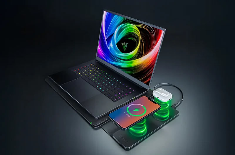 Razer ha presentato una custodia per laptop con ricarica wireless al costo di 130 dollari.
