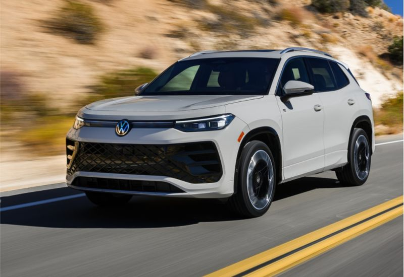 Volkswagen richiede il ritiro di circa 100 000 veicoli elettrici a causa di un problema con i blocchi delle batterie.