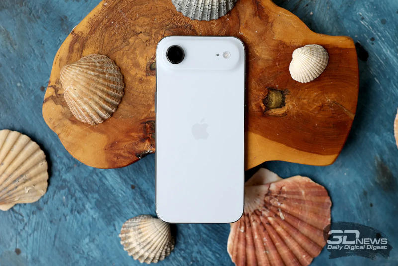 La quota trimestrale di tutti i dispositivi mobili nel 2025 sarà detenuta da modelli Apple.