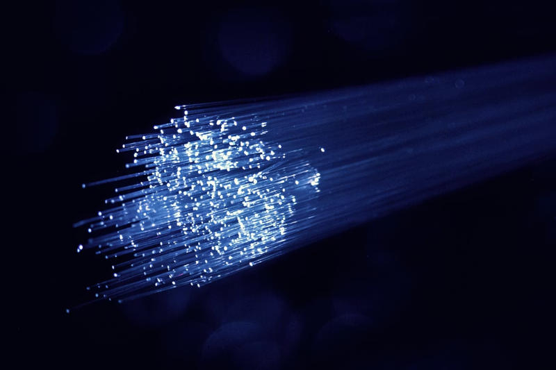 Le reti in fibra ottica sono diventate uno strumento di spionaggio: orecchie nelle pareti, ascoltiamo conversazioni intime