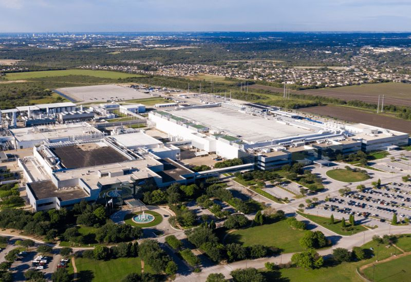 Samsung rinvierà l’apertura della sua microfabbrica in Texas al 2027, a spese di Tesla