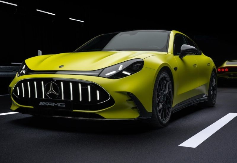 Mercedes‑Benz ha presentato l’AMG GT, un coupe sportivo elettrico che accelera da 0 a 100 km/h in due secondi