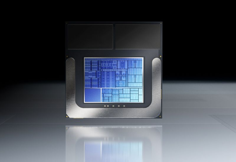 Intel dovrà aumentare la produzione di chip da 10 nm quest’anno a causa della carenza di microchip.