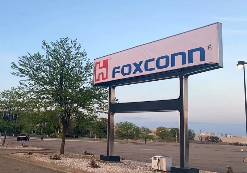 Foxconn aumenterà la produzione di server AI, fornendoli sia a NVIDIA che a Intel.