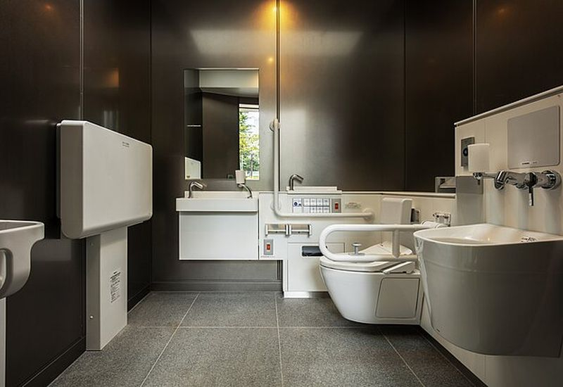 Il stabilimento giapponese per la produzione di toilette ha improvvisamente guadagnato grazie alla crescita della domanda di IA e alla carenza di memoria