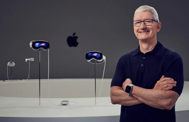 Tim Cook celebra i 50 anni di Apple, elogia i successi dell’azienda e menziona le tasse all’importazione e la sua pensione