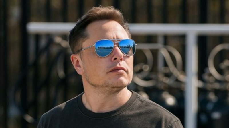 Le autorità francesi hanno accusato Elon Musk di gonfiare i prezzi di X e xAI, affermando che sono stati usati deepfake con immagini esplicite.
