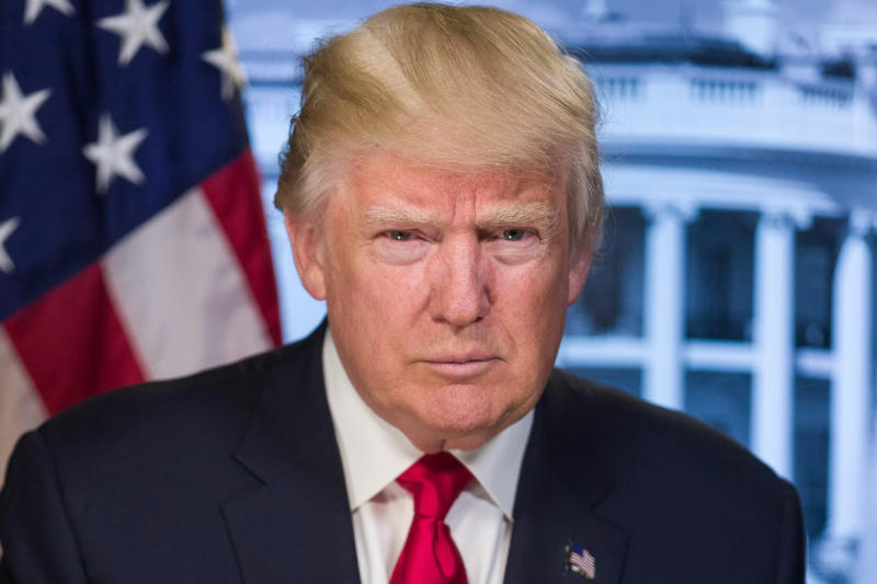 I giganti tecnologici hanno finalmente convinto Trump a rinunciare alla firma dell'ordine per i controlli obbligatori sull'intelligenza artificiale