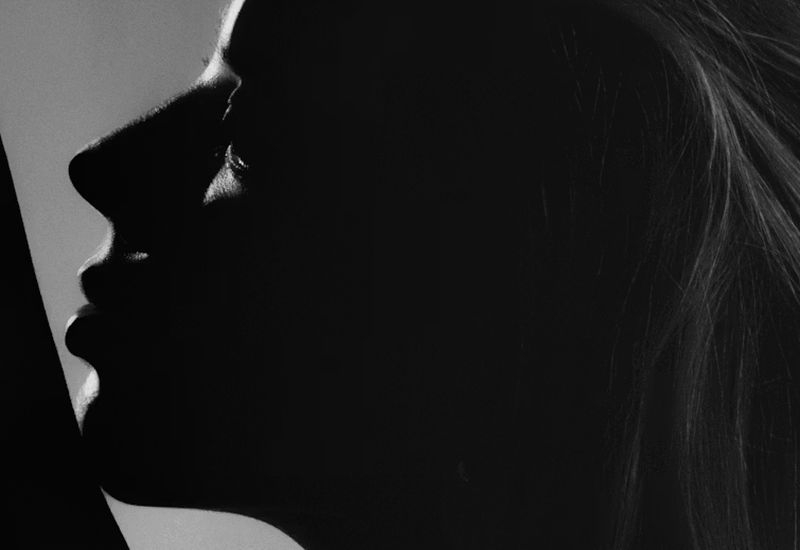 OpenAI ha posticipato l'implementazione di chat erotiche in ChatGPT per preoccupazioni sulla loro sicurezza