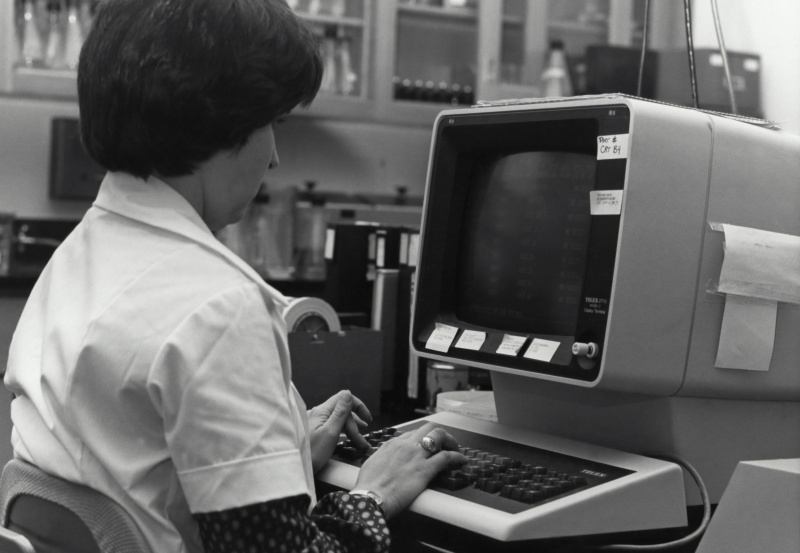 Le vendite mondiali di computer personali diminuiranno del 5 % a causa dell'aumento dei costi della memoria, mentre l'unica prospettiva rimane Apple e i segmenti di gioco.