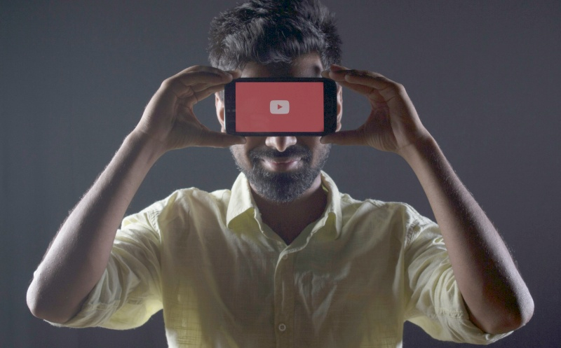 YouTube lancia una pubblicità obbligatoria per la visualizzazione sui televisori in tutto il mondo.