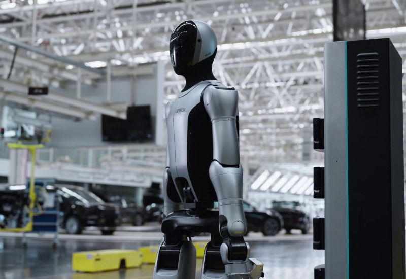 La Cina accelera l’implementazione dei robot: la produzione di macchine industriali è aumentata del 31 % in un anno