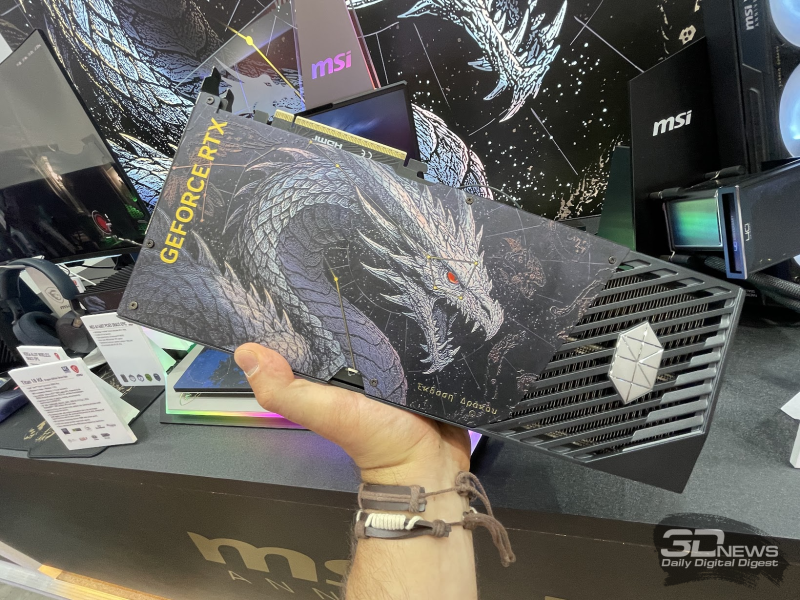MSI ha presentato la GeForce RTX 5080 Suprim in edizione commemorativa Draco Epic, con un grande drago sul pannello posteriore