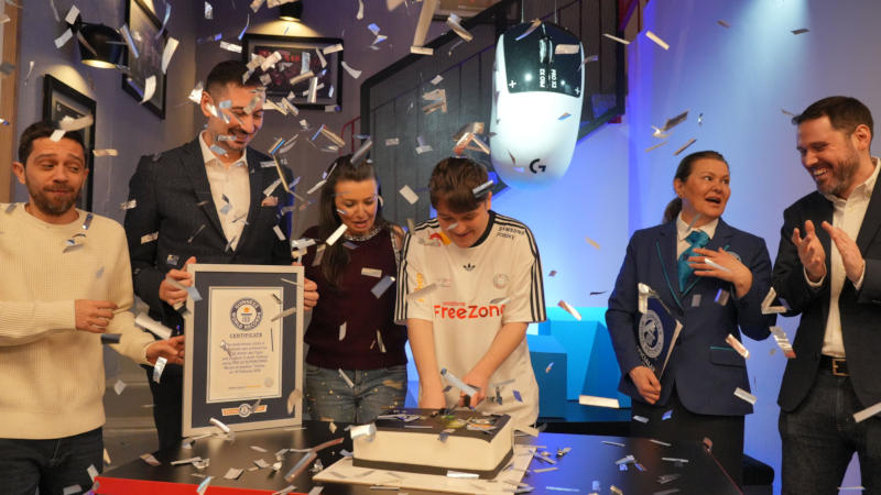 Il Logitech G Pro X2 Superstrike ha battuto il record mondiale Guinness per numero di clic, ma in alcuni giochi è stato definito un truffatore.