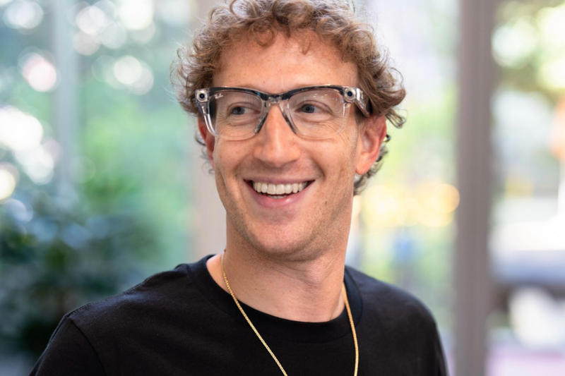 Mark Zuckerberg sostiene un monitoraggio completo dei dipendenti di Meta✴ come metodo per addestrare l'intelligenza artificiale, sebbene la precisione di queste informazioni sia dubbia