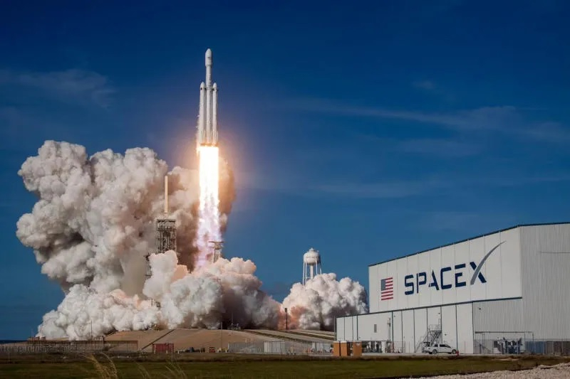 SpaceX presenta una domanda per un'offerta pubblica iniziale che probabilmente sarà la più grande al mondo.