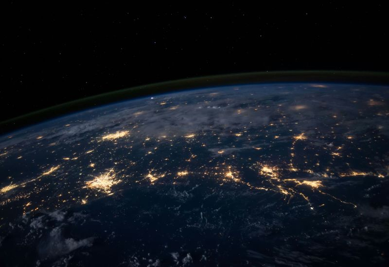 Gli Stati Uniti lanceranno a livello globale i “messaggeri AI”: Trump ha avviato il Tech Corps per rafforzare l’influenza e limitare la Cina