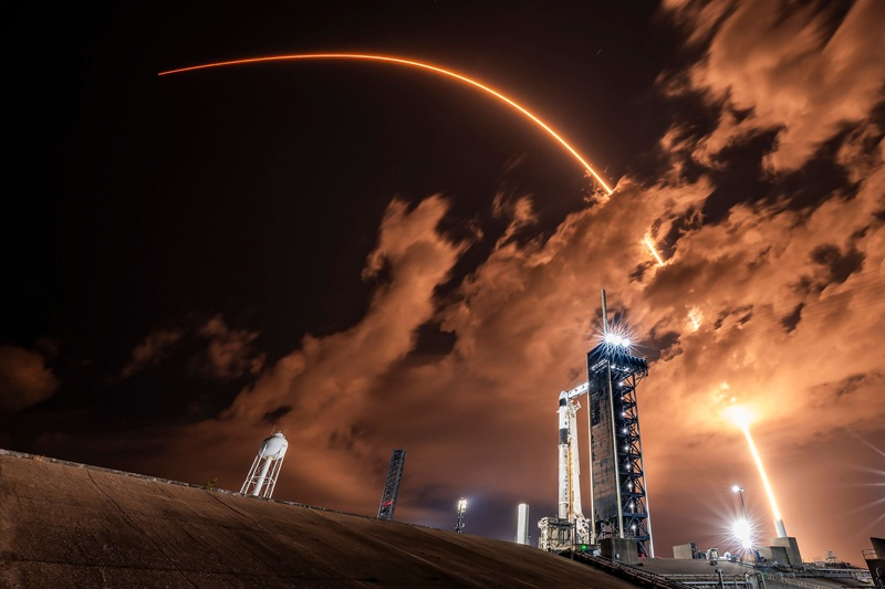 Il regolatore FCC ha criticato Amazon: prima lancia i tuoi satelliti e poi lamentati di SpaceX.