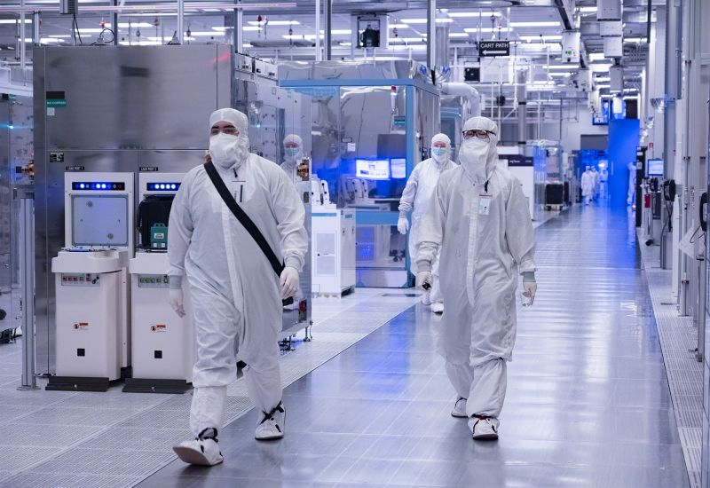 Le azioni Intel sono salite del 14 % quando sono emerse notizie di un accordo con Apple.