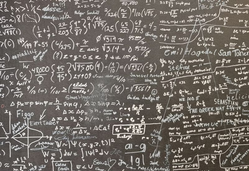 Dall'analisi dei gatti alle teoremi di Erdős: l'intelligenza artificiale attacca sempre più spesso le vette della matematica